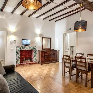 Casa Magiuli' Navona Rome